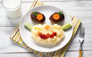 Plate mashed potatoes carrots meatballs - a face free wallpaper