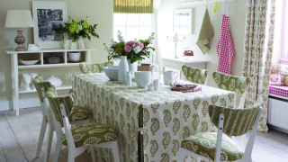 White table green chairs vase - a white table cloth free wallpaper
