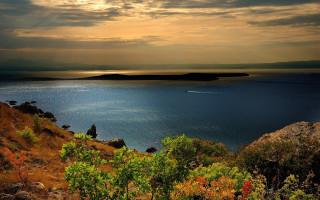 Lake horizon mountain sunset beach - a view of a body free wallpaper