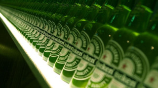Green beer bottles shelf shallow - free other wallpaper