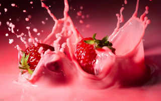 Strawberry splash pink milk food - a strawberry free wallpaper