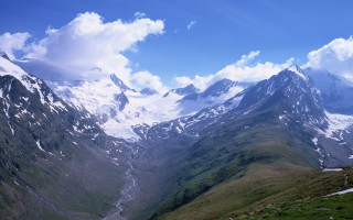 Mountain range river snow capped 4 - a mountain range free wallpaper