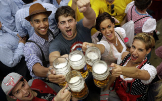 Group of people beer mugs - adolf bierbrauer free wallpaper