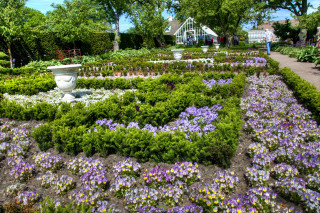 Garden circular flowerbed white statue - isometric free wallpaper
