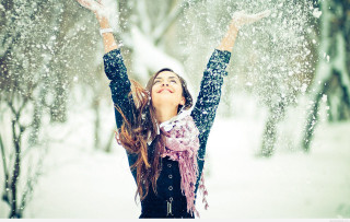 Woman snow arms up winter - the snow free wallpaper for desktop