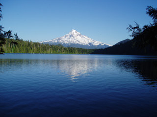 Mountain lake trees clear blue - a clear blue sky above free wallpaper