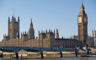 Large building clock tower bridge 3 - a bridge in front free wallpaper