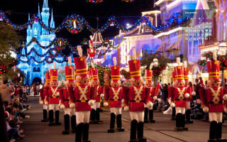 Christmas parade nutcrackers castle night - a castle free wallpaper