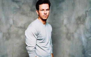 Man white shirt posing hands - fine art free wallpaper