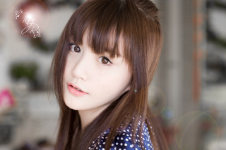 Woman long brown hair polka - aaa game free wallpaper