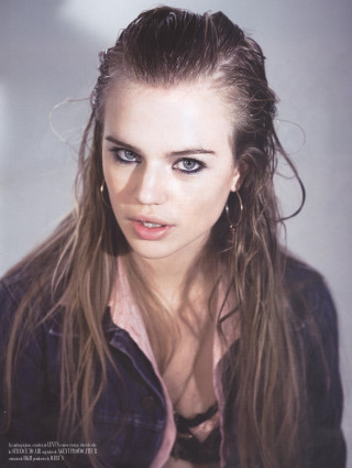 Woman long hair serious pose - wet free wallpaper