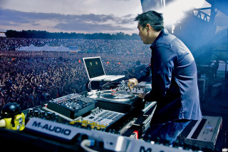 Dj mixing concert crowd night - biomechanical free wallpaper