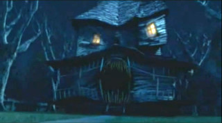 Creepy house two lights night - a creepy house free wallpaper
