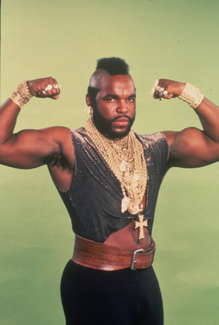 Man chain cross neoclassic portrait - his chest free wallpaper