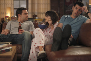 Man woman couch coffee phone - the couch free wallpaper
