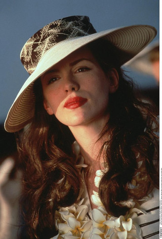 Woman flower dress hat movie - free portrait wallpaper