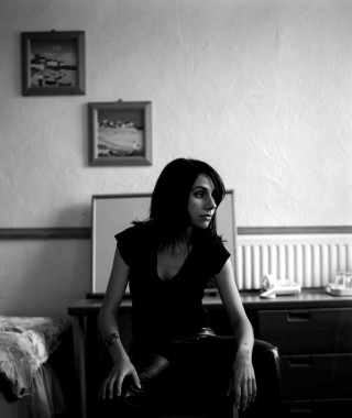 Woman chair room bed dressers - studio portrait free wallpaper