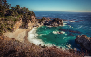 Beach water cliff trees blue - allan brooks free wallpaper