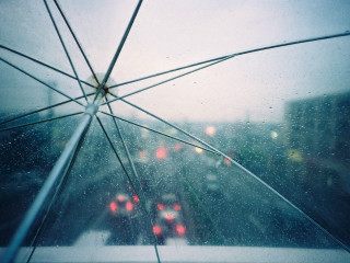Rainy street car window broken - a view free wallpaper