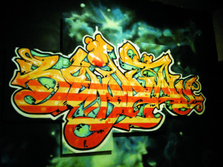 Colorful fish black background green - graffiti paint free wallpaper