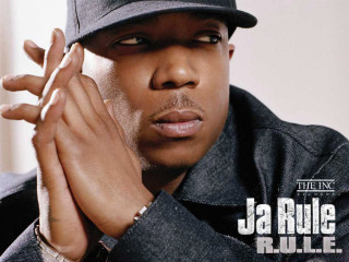 Man hat serious hands together - his hand together free wallpaper