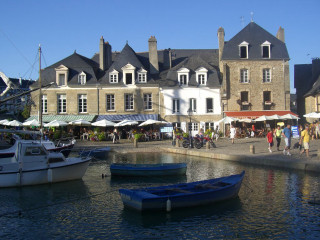 Boats river clock tower building - top of a river next free wallpaper
