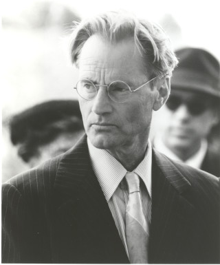 Man suit tie serious hat - serious free wallpaper
