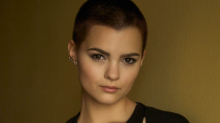 Woman black shirt necklace gold - chase stone free wallpaper