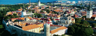 City buildings water boats background - bálint kiss free wallpaper