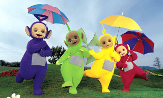 Cartoon characters umbrellas field grass - a group free wallpaper
