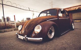 Rusted car parking lot fence - vintage free wallpaper