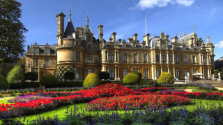 Large building garden blue sky - a garden in front free wallpaper