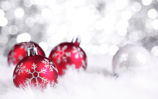 Red christmas ornaments white fur 2 - floor free wallpaper