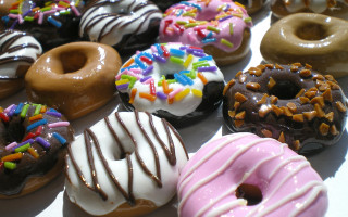 Donuts sprinkles chocolate frosting variety 2 - a table together free wallpaper