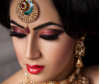 Woman redlipstick goldnecklace facejewelry closedeyes - a red lipstick free wallpaper