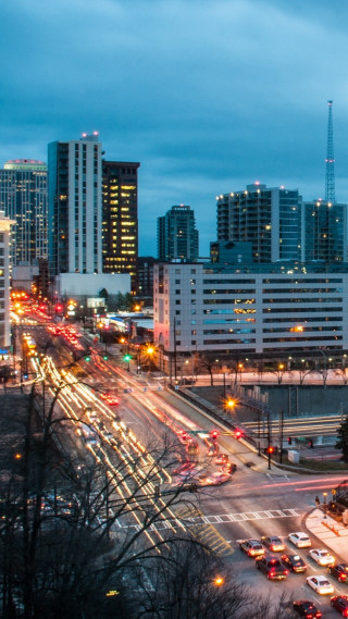 City skyline busy street bridge - free city wallpaper
