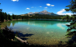 Lake trees mountains blue sky 5 - a lake free wallpaper for desktop