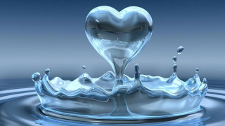 Heart shaped object floating water - a body of water free wallpaper for desktop