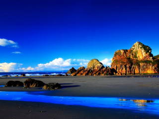 Beach blue stream rocks background 4 - a beach free wallpaper for desktop