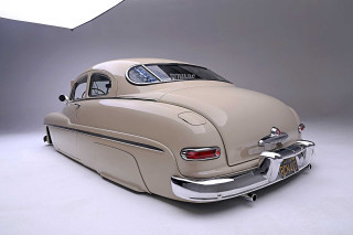 Beige car parked room white - a white ceiling free wallpaper