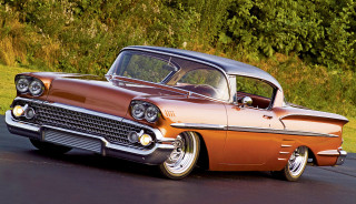 Classic car parking street nature - a classic car free wallpaper