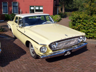 Yellow car brick road building - a white top free wallpaper