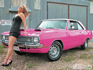 Woman short dress pink car - glamor pose free wallpaper