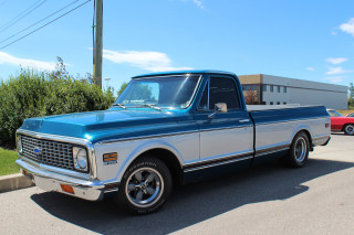 Blue white truck parking lot - a parking lot next free wallpaper