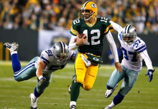 Football player running ball other - the ball free wallpaper