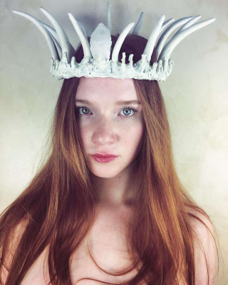 Woman crown horns tooth crown - a crown free wallpaper