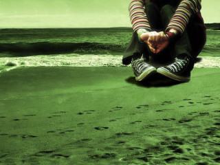 Beach person feet sand footprints - a beach free wallpaper