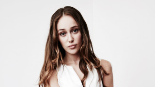 Woman white dress halfup blueeyes - slight free wallpaper