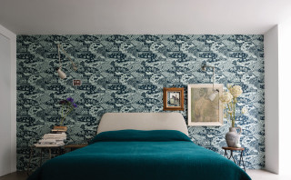 Bed blue blanket picture wall - a picture of a woman free wallpaper