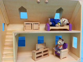 Dollhouse teddybear tvset couch table - product photo free wallpaper